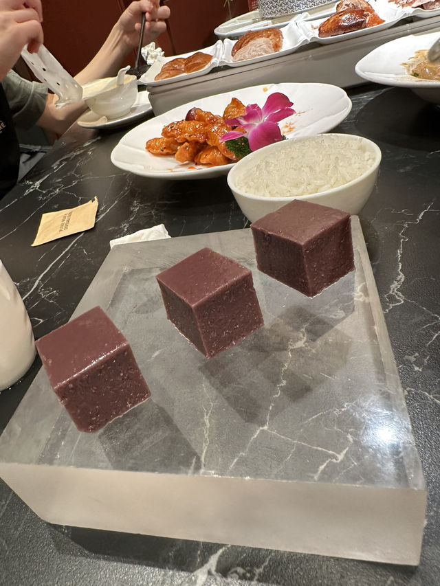 金光華港人必食片皮鴨！