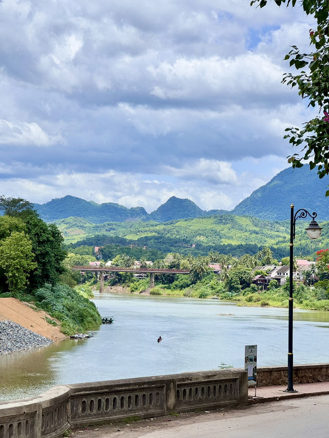 Saynamkhan river view laos