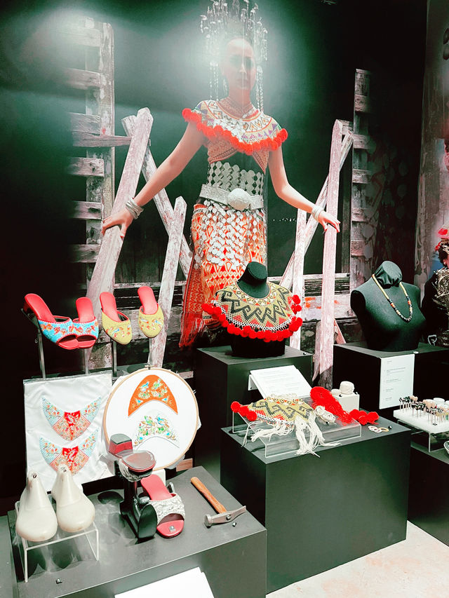 Immerse in Cultural Threads at Pohon Budi Gallery, National Textile Museum