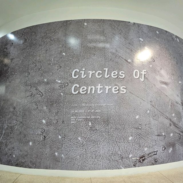 Circles of Centres นิทรรศการภาพถ่ายฟิล์มกระจก 