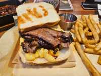 🇺🇸🔥 UJ Smokehouse: A Taste of the US of A 🎆🐖🐄🍖