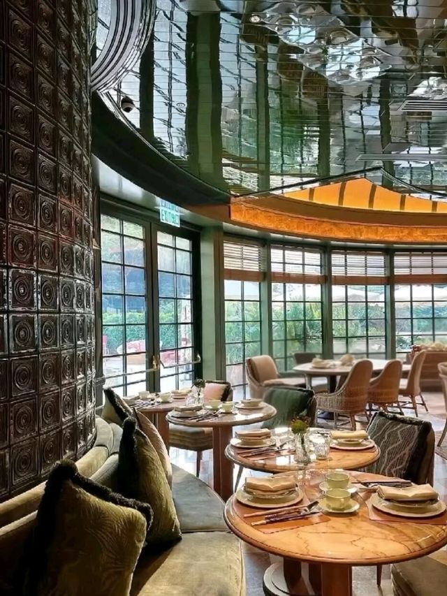 ISLAND SHANGRI-LA · WHERE THE HARBOUR BOWS TO YOUR WINDOW