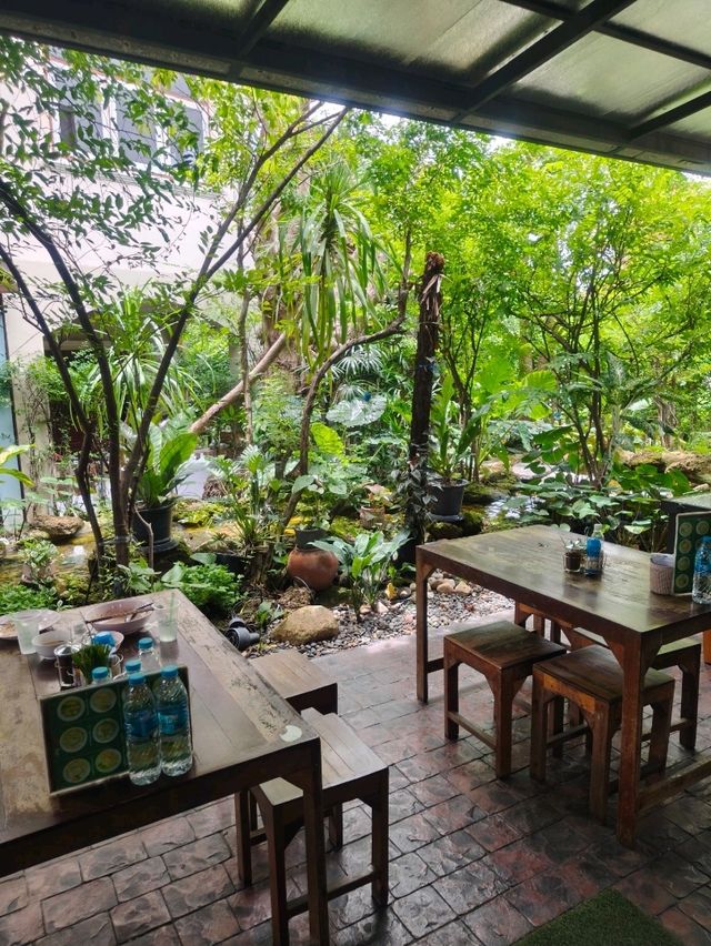 ร้านอาหารบรรยากาศดี วิวในสวนลับๆย่านปทุมธานี