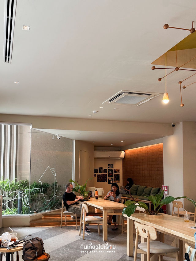 ROOTS Coffee จุดเด่นคือเมนู Barista choice