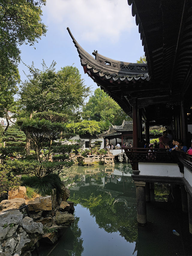 The Ultimate Yu Garden Day Experience: Shanghai's Historic Heart