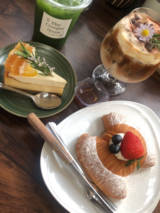 คาเฟ่ ขนมและเครื่องดื่มอร่อย