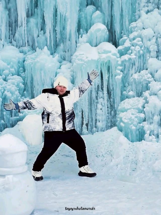 น้ำตกน้ำแข็งสุดว้าวใน Snow Valley