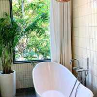 モダンとリラックスが調和するリゾートステイ – The Standard, Hua Hin