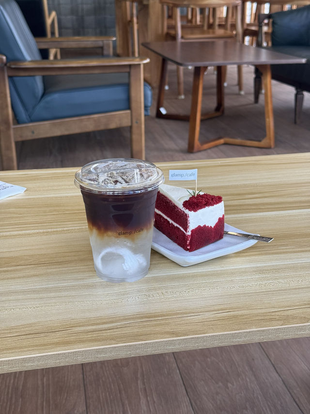 ☕ แกลมป์.คาเฟ่ (Glamp./cafe) – เชียงดาว