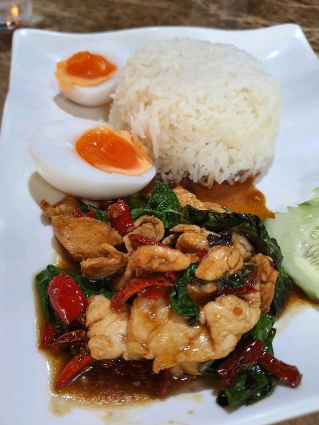 ยำคุณแม่คาเฟ่ ตลิ่งชัน
