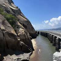 🕳️ Gusheng Cave: Gulangyu’s Cool, Carved Secret Beneath Sunlight Rock!