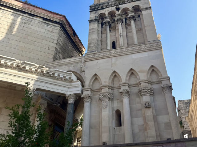 Exploring Diocletian's Palace: A Living History in Split! 🇭🇷🏛️