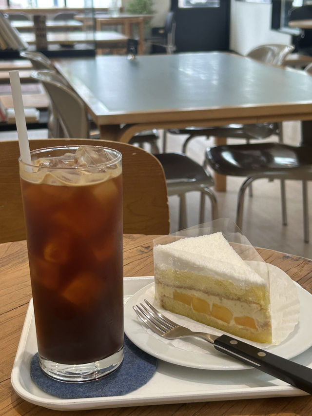 🌿 다정한 디저트와 여유를 만나는, 모스아워 (Mosshour)