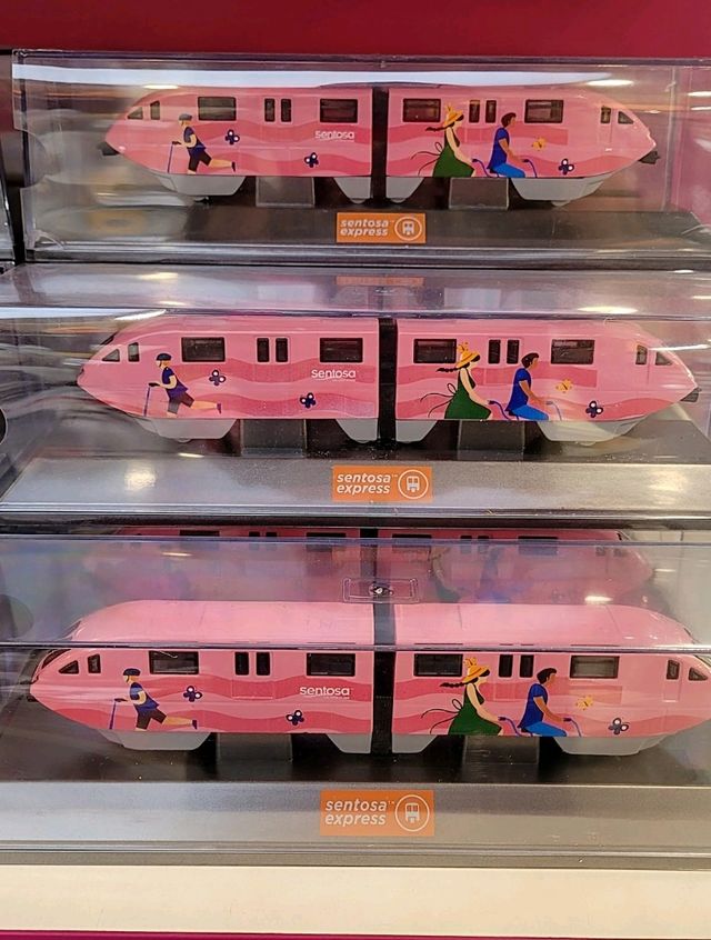 Unique Singaporean crafts and figurines at Sentosa Shop