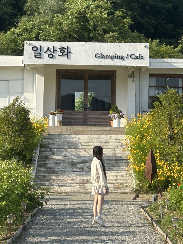 폐교를 개조해 넓고 감성 가득 🤍 보은 ‘일상화카페’에서의 소확행