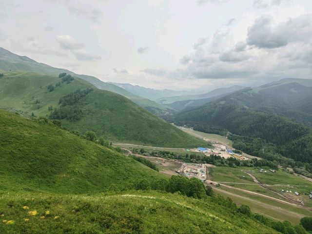 Above the Clouds: Breathing the Summit of Yunxiao Peak