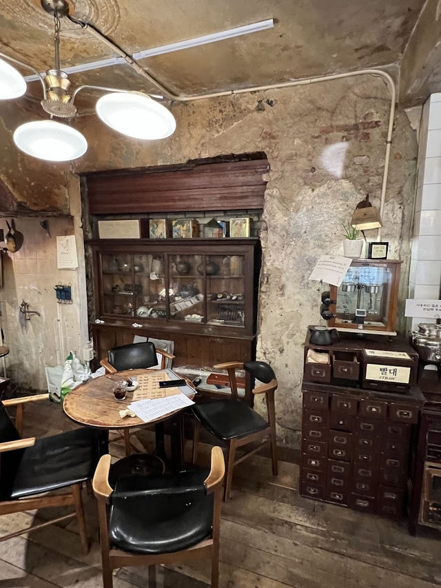 Coffee Hanyakbang, Seoul’s Hidden Brew Sanctuary