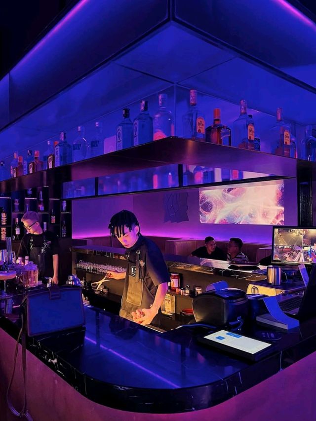 DB Cocktail Lounge