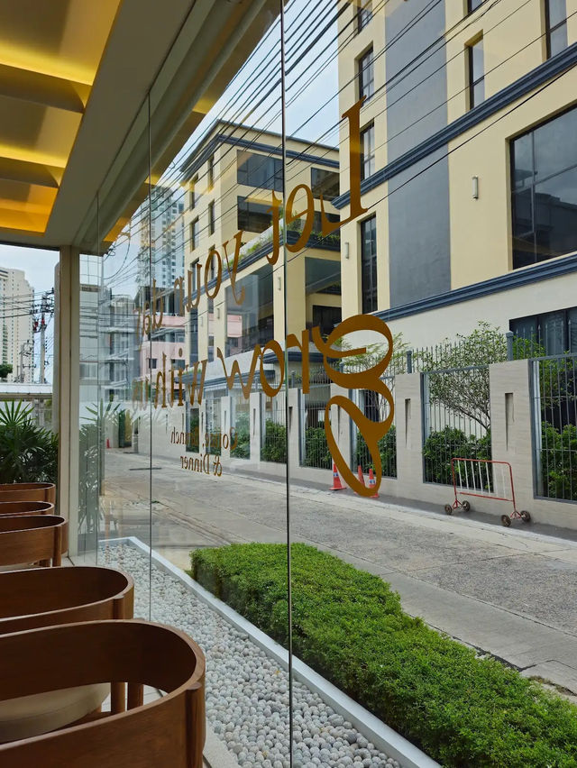 Charoennakorn’s Chic Secret Stay