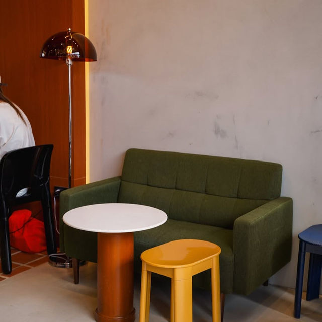 Lie Awake Cafe – คาเฟ่ลับในปั๊มน้ำมัน 