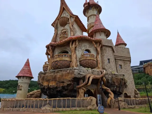 樂天樂園釜山｜結合夢幻與刺激的南部最大主題樂園！