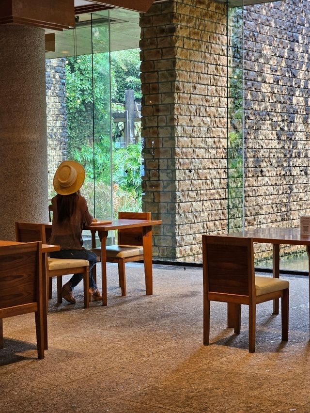 🍹南国カフェで一息、植物と海を感じるトロピカル時間。