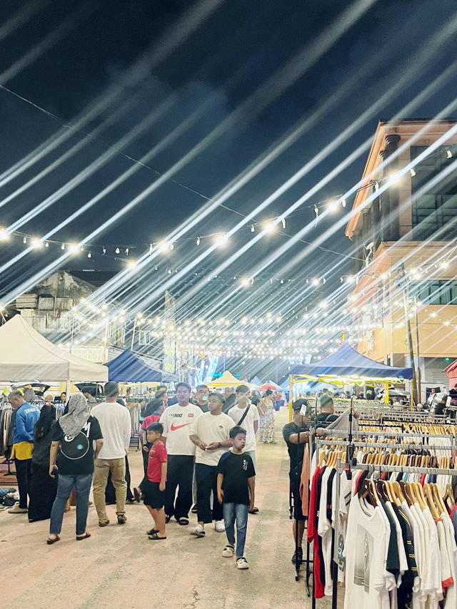 🌙✨ Kuantan by Night: Murals, Markets & Tower Views