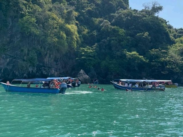 Legend in the Lake: Explore the Mystical Pulau Dayang Bunting in Langkawi Legend in the Lake: Explore the Mystical Pulau Dayang Bunting in Langkawi