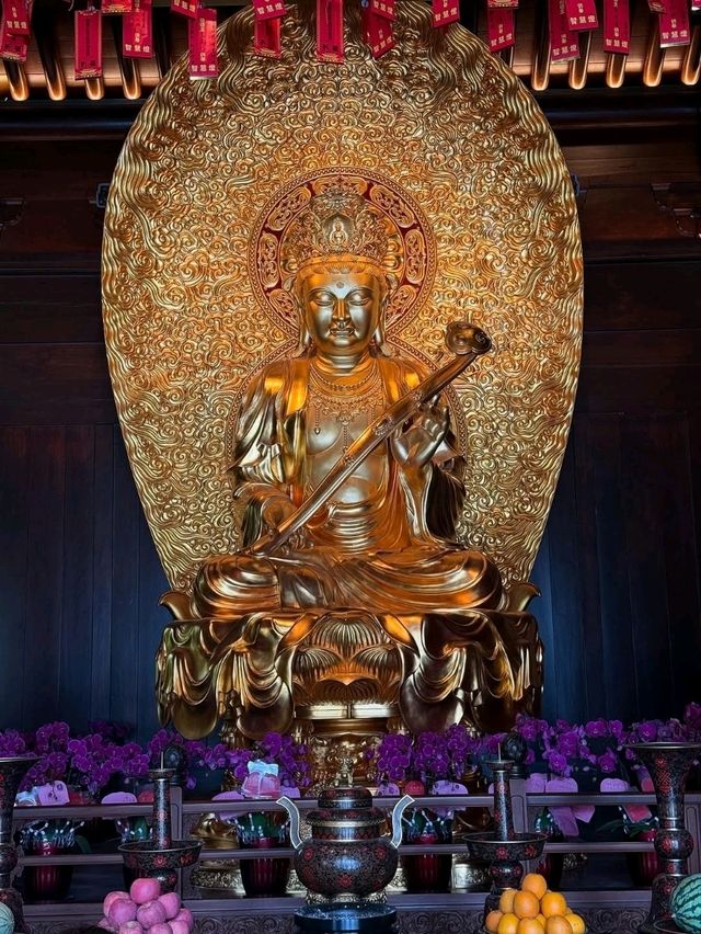 Peaceful Moments and Beautiful Statues at Jade Buddha Temple Shanghai