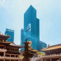 A Golden Oasis of Serenity Amidst Urban Bustle