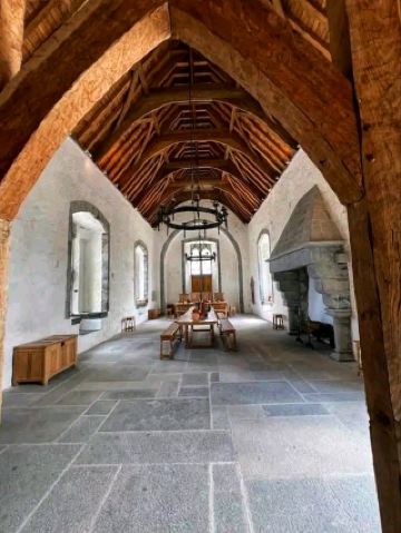 🏰 ปราสาทเดสมอนด์ – การเดินทางผ่านประวัติศาสตร์การเดินเรือของไอร์แลนด์ 🏰