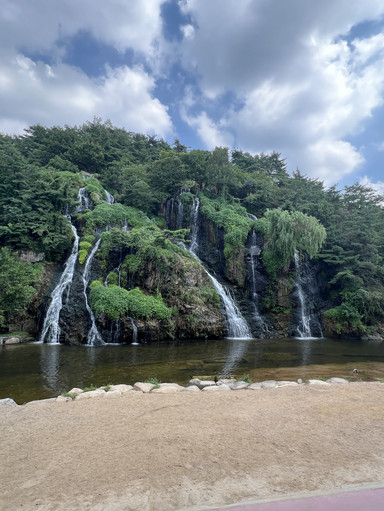 ソウル中心に滝⁈ 弘済川人工瀑布 | Trip.com ソウル