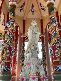 ศาลเจ้าแม่กวนอิม เกาะลอย ศรีราชา