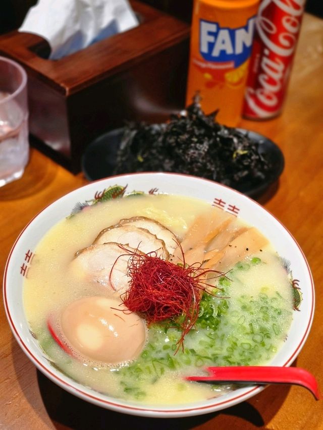 🍜濃厚湯底! 上環黑龍拉麵🍥