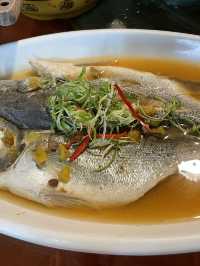 馬祖南竿｜九榕閣無菜單料理：紅糟入味、漁獲當令，半山腰餐桌的島嶼饗宴