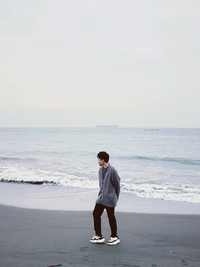 🏝️ Qijin Island Black Sand Beach: Where Volcanic Mystery Meets Ocean Poetry! 🌊 🏝️ Qijin Island Black Sand Beach: Where Volcanic Mystery Meets Ocean Poetry! 🌊