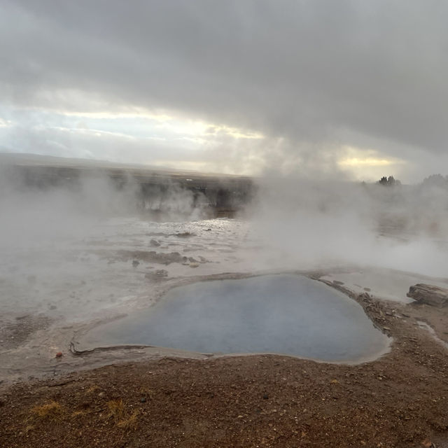 冰島黃金圈 史托克間歇泉 Strokkur｜蓋歇爾間歇泉區的必看噴泉