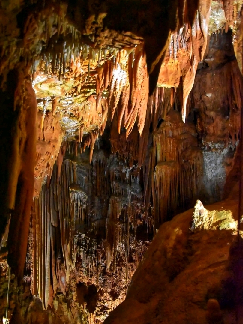 🕳️✨ Jama – Grotta Baredine