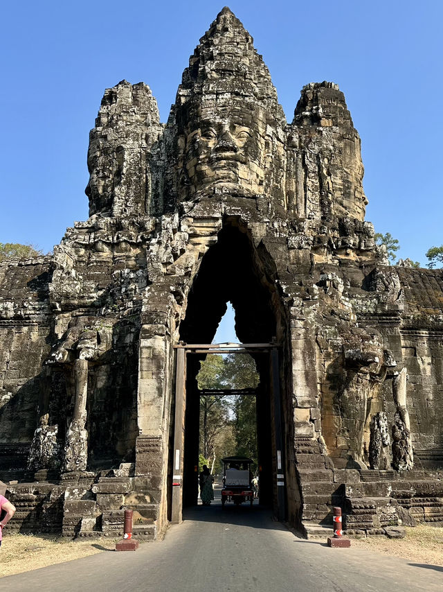 Epic Early Morning at Angkor Thom: Walking Into Ancient History 🚶♂️🛕 Epic Early Morning at Angkor Thom: Walking Into Ancient History 🚶♂️🛕