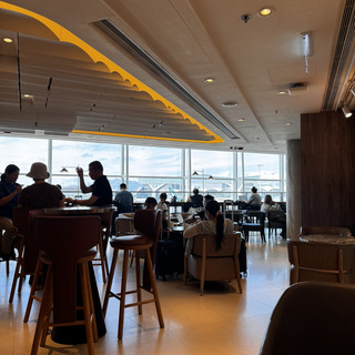 香港機場 Plaza Premium Lounge 60號登機門評測