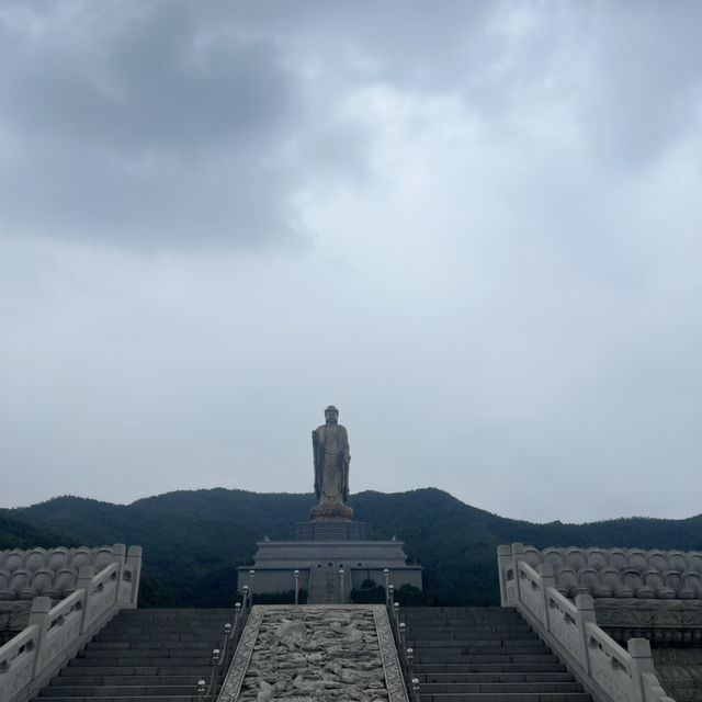 Zhongyuan  Pingdingshan Lushan Henan to see the giant Buddha. 