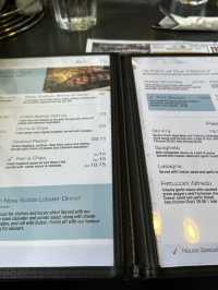 Halifax Downtown에 있는 랜드마크 seafood restaurant~Bluenose!!