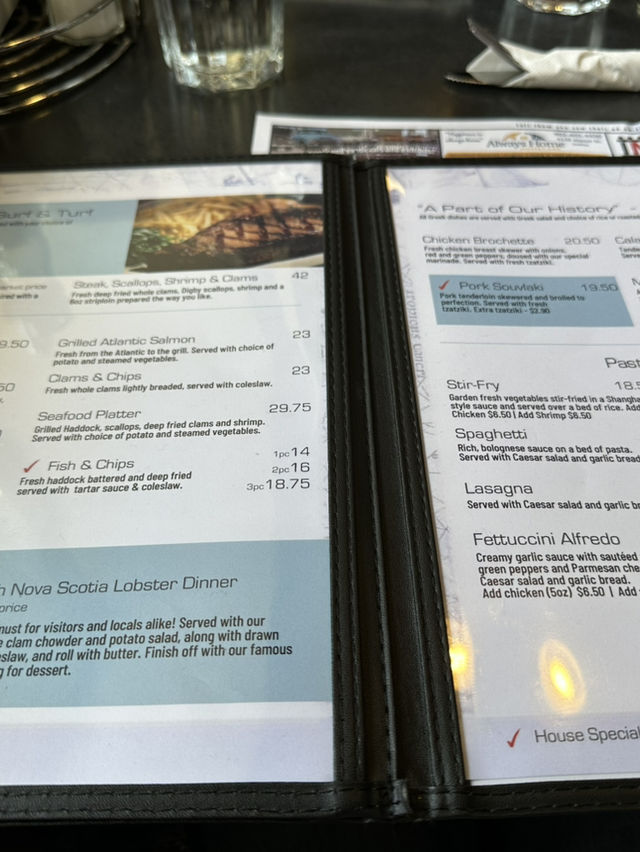 Halifax Downtown에 있는 랜드마크 seafood restaurant~Bluenose!!