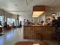 Vancouver에서 나름 유명한 핫한 카페 Slo coffee”