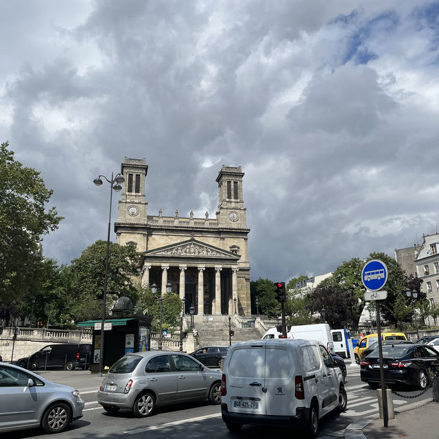 An enjoyable afternoon in Paris!