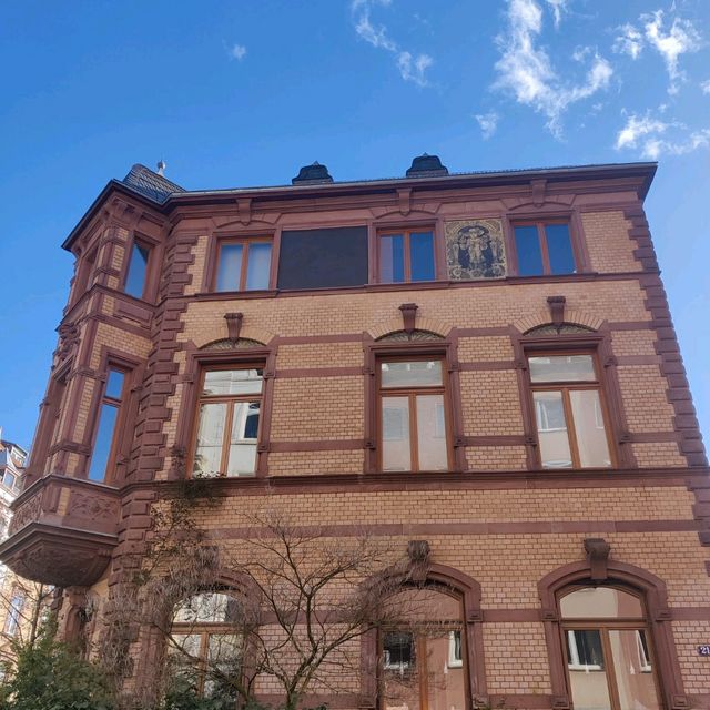 The magic white house on the lake in Frankfurt City