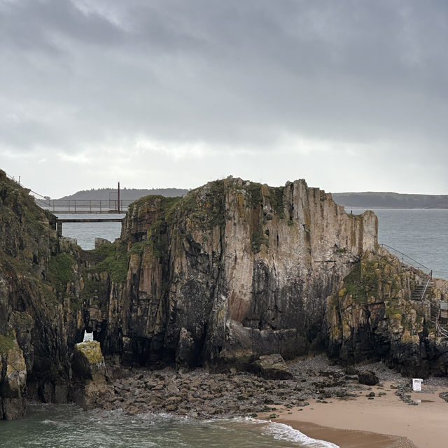 “Explore the Hidden Gem of Wales: St. Catherine’s Island & Historic Fort Tenby”