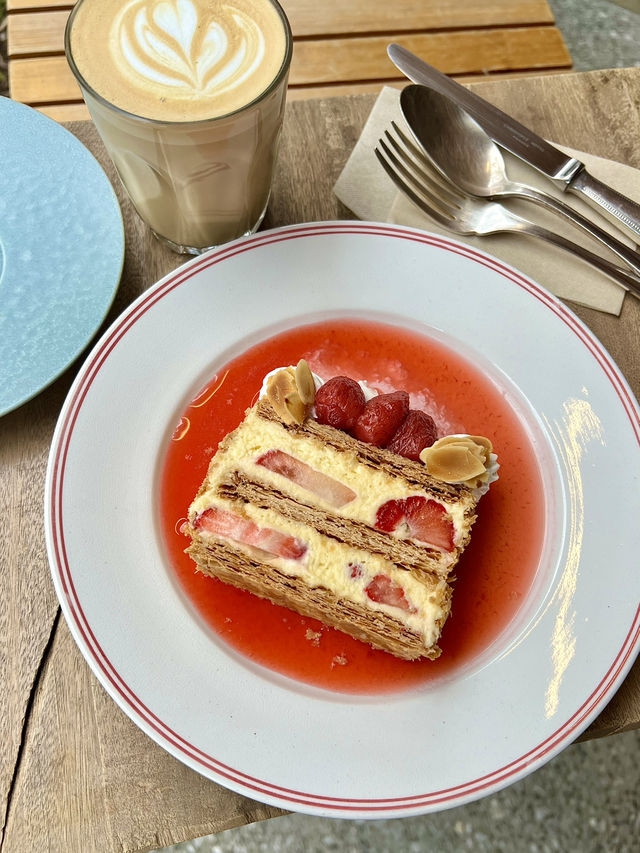 A Relaxing Coffee Break at Onibus Coffee in Jiyugaoka🍓