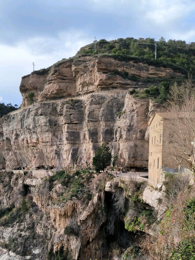 🏰 Sant Miquel del Fai: A Monastery Built into the Cliffs ✨