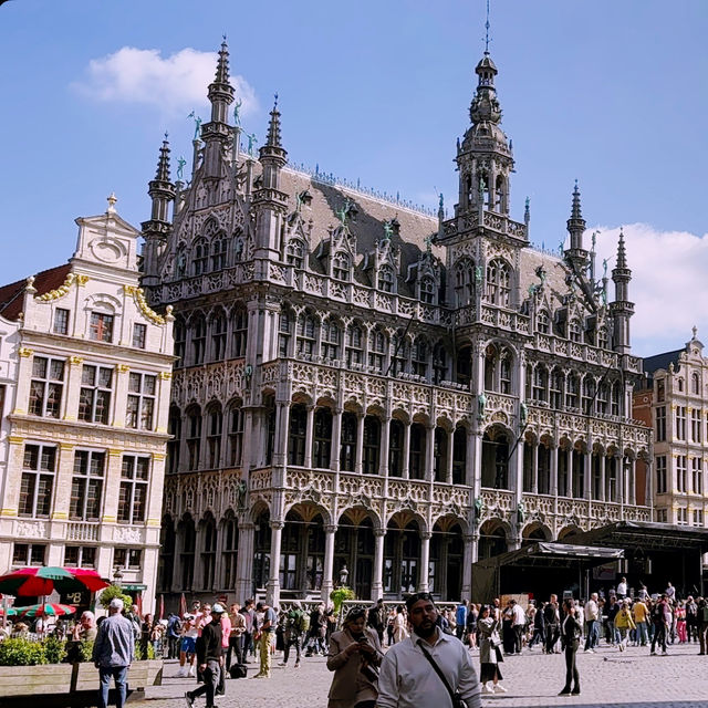 🎒🧭 Backpacker Essentials for Brussels — Budget Travel in Belgium’s Capital!
